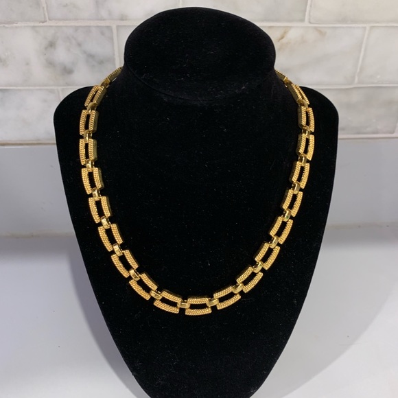 Accessories - 🌼 Square Shaped Necklace 🌼
